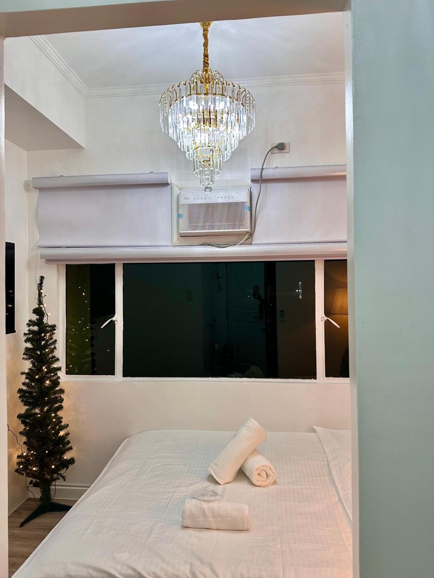Studio Two Condominium, Alabang - Gold Fiber Wi-Fi -Netflix Ready Muntinlupa City Екстер'єр фото