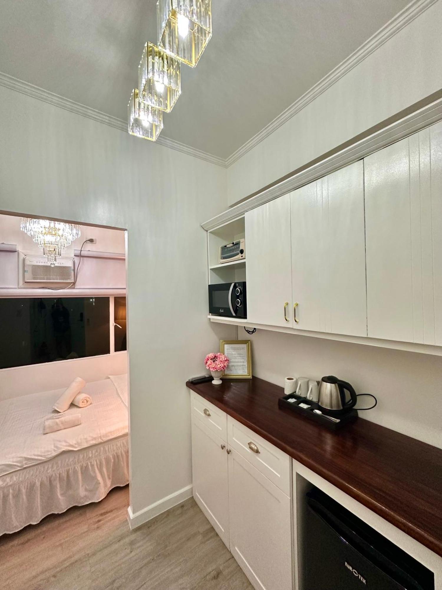 Studio Two Condominium, Alabang - Gold Fiber Wi-Fi -Netflix Ready Muntinlupa City Екстер'єр фото